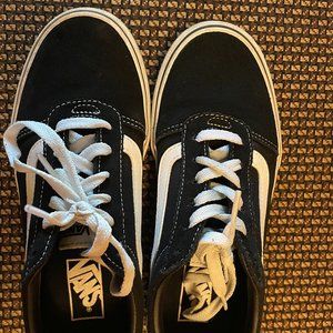 OLD SKOOL VANS (Black and White) Used twice only